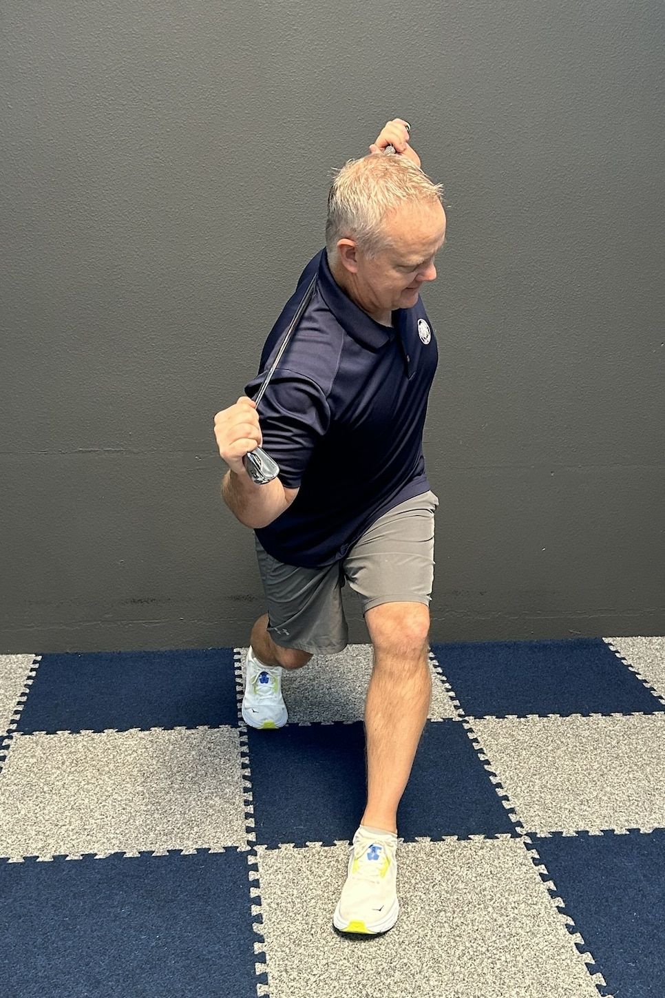 /content/dam/images/golfdigest/fullset/fitness-2024/Hansen Lunge Twist 2.JPEG